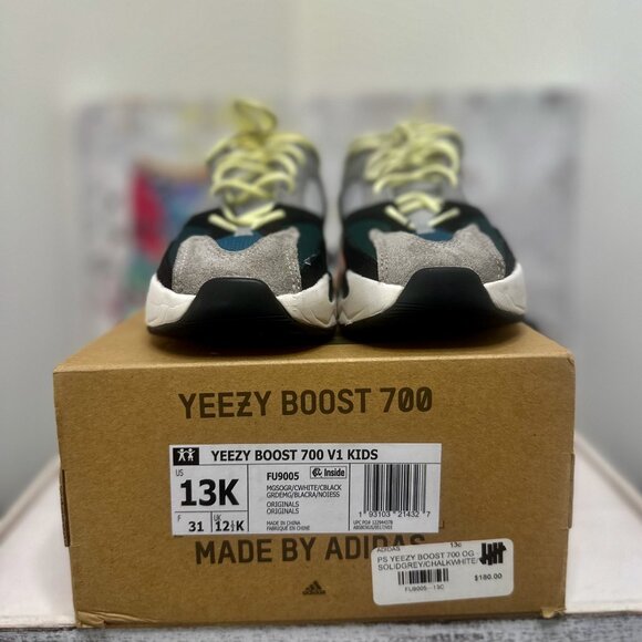 YEEZY BOOST 700 - Picture 7 of 8